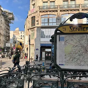 Appartamento Ideally Located And Atypical In, Parigi